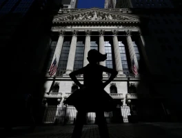 Dow Falls, Crypto Slides: The Unseen Market Catalyst - Twitter Reacts